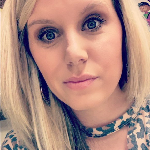 Meet your Posher, Jennifer - Picture 5 of 5